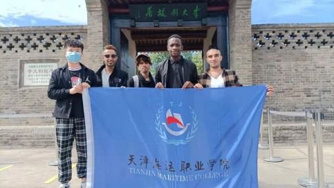 感知紅色文化，共筑友誼橋梁 國際交流處黨支部組織外國留學生紅色文化體驗活動
